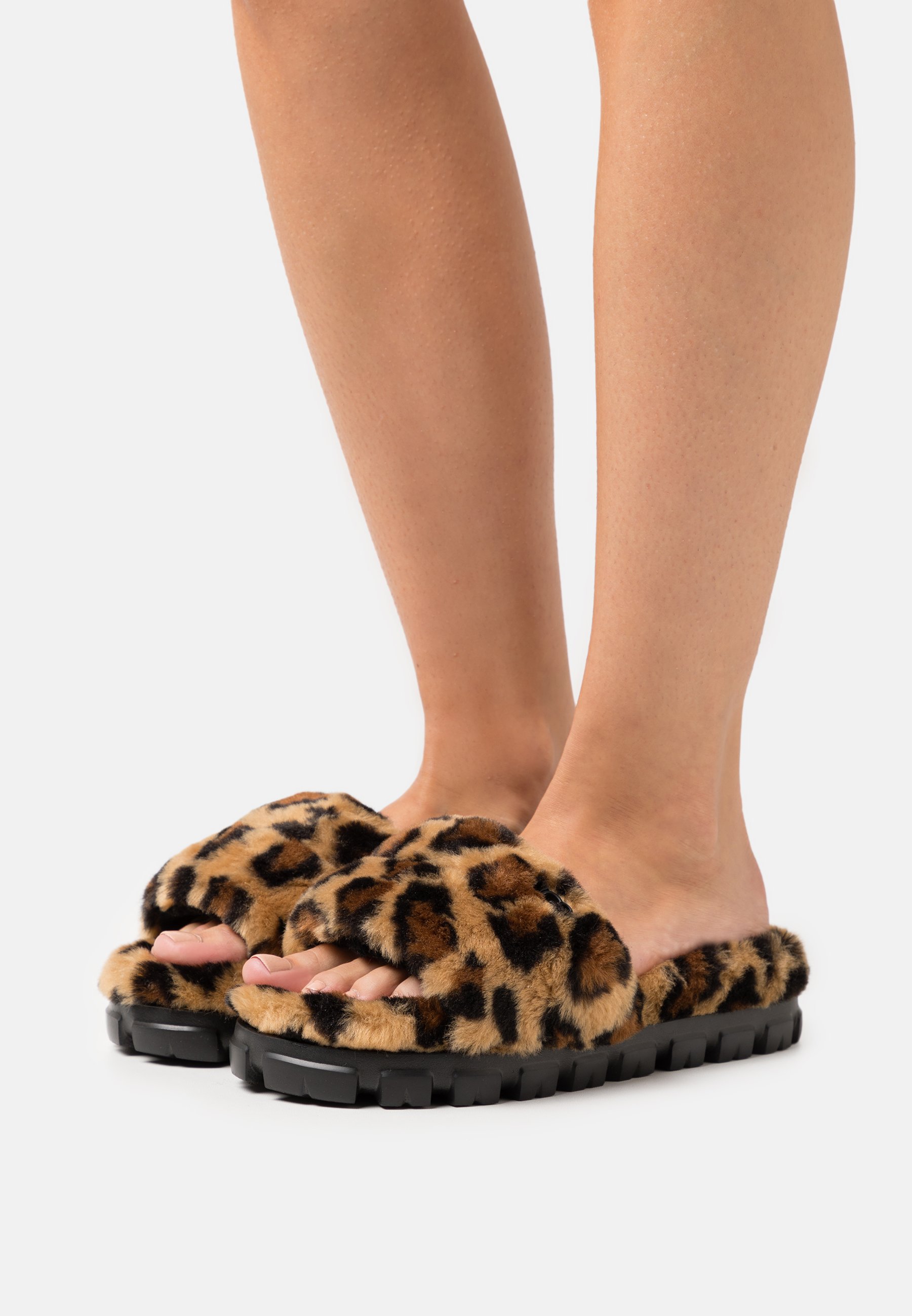 UGG COZETTA CURLY SPOTTY - Muiltjes met hak - natural/bruin - Zalando.nl