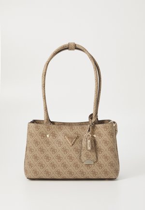 Sac fourre-tout beige à motif avec deux poignées, trois clous dorés et un logo triangulaire. Comprend une petite étiquette attachée.
