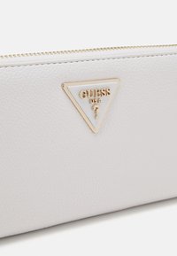 Guess LAUREL LARGE ZIP AROUND - Punge - stone
