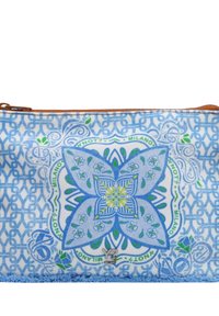 Pochette cosmetica blu con motivo floreale, dettagli intricati e chiusura con zip con accenti marroni. Tessuto testurizzato con colori vivaci.