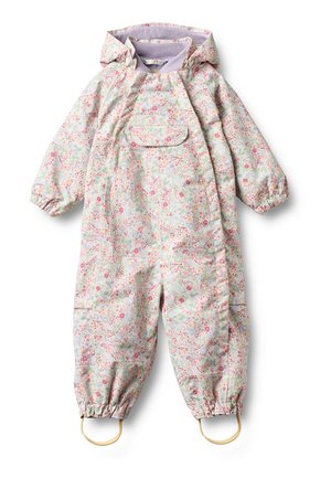Dětský overal s kapucí, elastickými manžetami, popruhy na nohy a růžovým květinovým vzorem na světle látce.