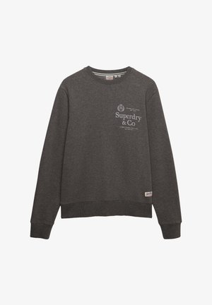 Steenkoolgrijze crewneck trui met lange mouwen, geribde boorden en "Superdry & Co" logo op de linkerborst en onderzoom.
