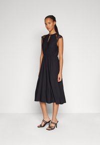 Vero Moda - VMMILLA CALF DRESS - Cocktailkjole / festkjole - black Miniaturebillede 1