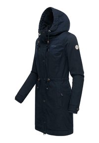 Parka bleu marine avec capuche à cordon de serrage, fermetures à boutons, taille élastique et patch logo sur la manche. Fabriquée à partir d'un matériau solide.