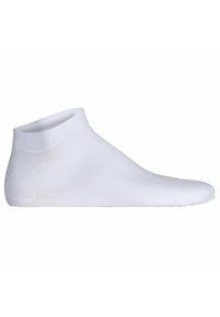 Calcetines de tobillo blancos hechos de una tela suave y elástica. Cuenta con un puño acanalado, textura suave y un diseño sin costuras. Sin patrones ni acentos.