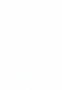 Duas crianças sentadas em malas coloridas empilhadas, uma segurando um animal de peluche, ambas sorrindo numa sala luminosa.