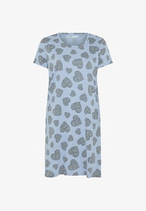 Vestido azul claro de manga corta con cuello redondo, cubierto de patrones de corazones grises grandes y pequeños llenos de pequeños corazones blancos.