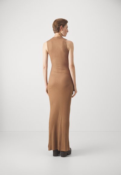 HOUSE OF JAFFA SEA - Vabalt langev kleit - brown