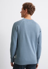 Marc O'Polo CREWNECK WITH RAGLAN WAVE STRUCTURE - Strickpullover - meltwater