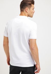 Thumbnail Image 3