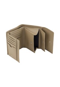 Beige leren portemonnee met meerdere kaartsleuven, drukknoopsluitingen en vakken. Gladde textuur met subtiele branding.