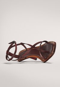 Massimo Dutti Klassieke pumps - bordeaux