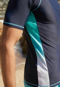 Next REGULAR FIT - Apdrukāts T-krekls - blue