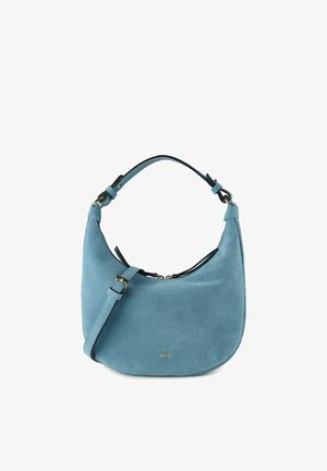 Blaues Wildleder-Schultertasche mit verstellbarem Riemen und goldfarbenem Schnallenverschluss, kleines goldenes Markenlogo in der vorderen Mitte.