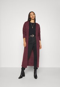 Urban Classics - FEATHER  - Cardigan - cherry Miniatyrbilde 1