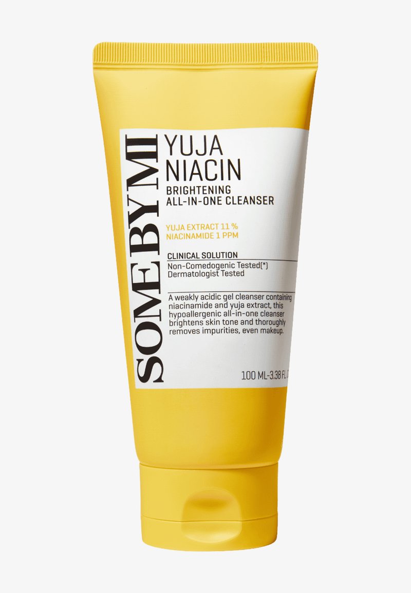 Geel-witte tube van Some By Mi Yuja Niacin verhelderende alles-in-één reiniger met 11% yuja-extract en 1 ppm niacinamide, 100 ml.