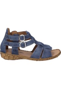 Sandalo in pelle blu con cinturini incrociati, due fibbie argentate, una suola marrone texture e un rivestimento interno liscio.