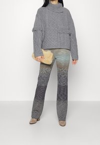 WEEKEND MaxMara Sweter