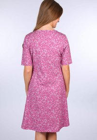 Sorgenfri Sylt LESEDI - Jerseykleid - raspberry