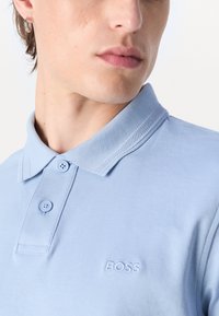 BOSS Polokošeľa - open blue