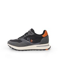 Trainers - Black