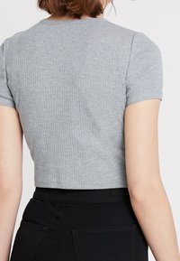 Topshop Triko s potiskem - grey