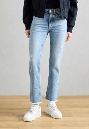 CROPPED LENGTH HIGH WAIST CUT HEM - Džinsi ar taisnām starām - open end light blue wash