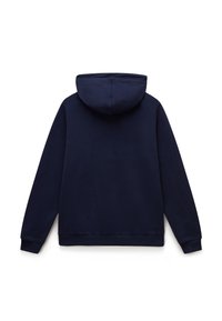 Sudadera con capucha de color azul marino, hecha de algodón suave, con mangas largas y un corte relajado, y puños y bajo acanalados. Sin marcas visibles.