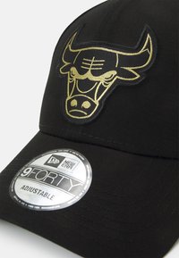 New Era METALLIC BADGE 9FORTY®UNISEX - Gorra - black