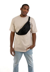 Johnny Urban Sac Banane Femme & Homme Bleu Foncé - Erik Large - Sac Ville de Bouteilles Recyclées Pet pour Festivals & Sports - Sacoche Ceinture - Imperméable