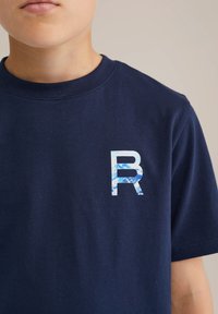 WE Fashion BLUE RIDGE - Apdrukāts T-krekls - navy blue