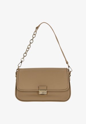 Beige Handtasche aus Kunstleder mit Klappverschluss, goldfarbenen Beschlägen und einer Kombination aus Ketten- und glattem Schulterriemen. Rechteckige Form mit schlichtem Design.