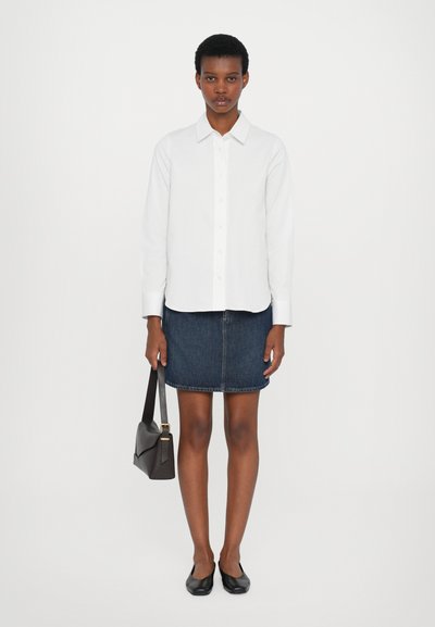 CLOSED CLASSIC SHIRT WITH STRAP DETAIL - Skjortebluse - white