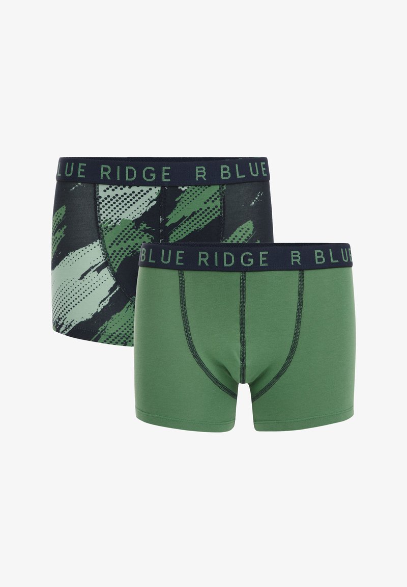 Dva para moških boksaric; ena je temna z zeleni in črno grafičnim vzorcem, druga pa je enobarvno zelena, obe z mornarsko modrim pasom.