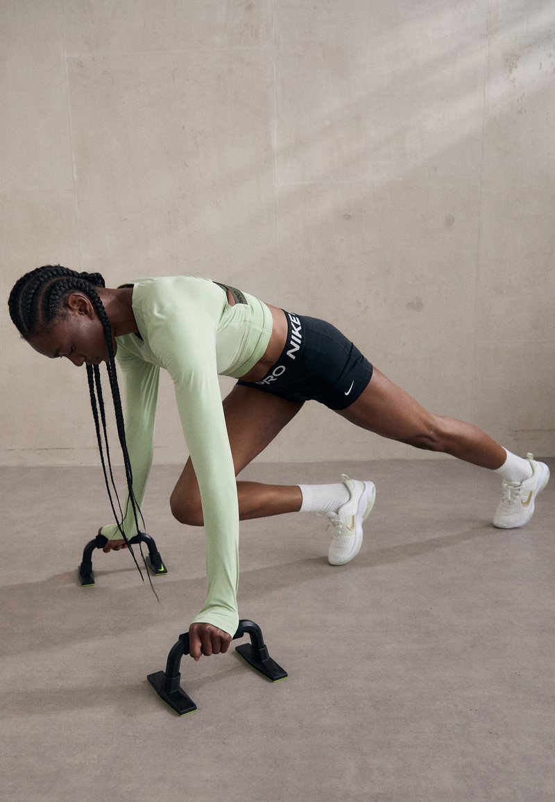 Nike Performance SHORT Leggings black/white/negro