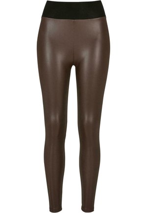 Pantalons en simili cuir marron avec une taille haute noire, présentant une finition lisse et brillante et un design ajusté jusqu'à la cheville.
