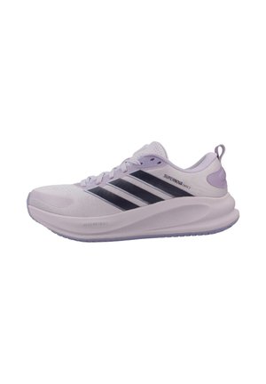 Zapatilla de correr Adidas Supernova Ease 2 de color lila claro con rayas negras, suela acolchada y lengüeta de extracción en el talón, mostrada de lado.
