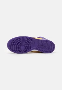 Nike Sportswear DUNK RETRO - Sapatilhas de cano alto - court purple/university gold/white