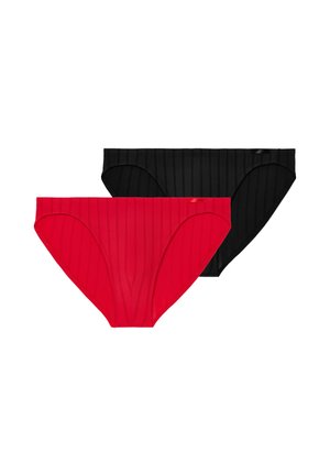 Due slip stile bikini con texture a coste, uno rosso pieno davanti e uno nero pieno dietro su sfondo bianco.