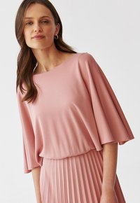TATUUM GAJA - Päevakleit - pink