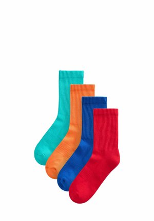 Vier Socken in einer Reihe: türkis, orange, blau und rot. Jede hat eine gerippte Textur und ein klassisches Crew-Längen-Design. Keine Muster oder Akzente.