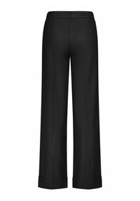 Pantalon noir à jambes larges avec une texture lisse, doté d'une taille plate et d'un revers roulé. Pas de poches visibles ni de détails métalliques.