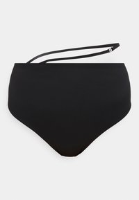 Μαύρο μαγιό με ψηλόμεσο κάτω μέρος και ένα λεπτό ασύμμετρο λουράκι, σε λευκό φόντο.