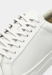 Vagabond ZOE PLATFORM - Sneakers basse - white