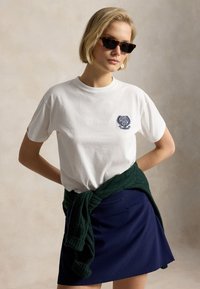 Δεν επιλέχθηκε, white