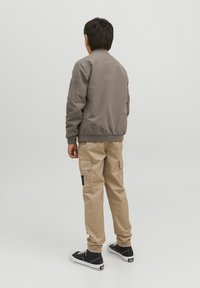 Jack & Jones Junior JJERUSH - Bombejakke - dark brown