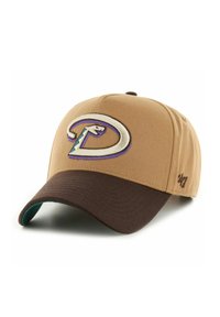 Gorra de béisbol marrón y beige con un logo bordado multicolor, tela texturizada y visera curva. Costuras decorativas en el lateral.
