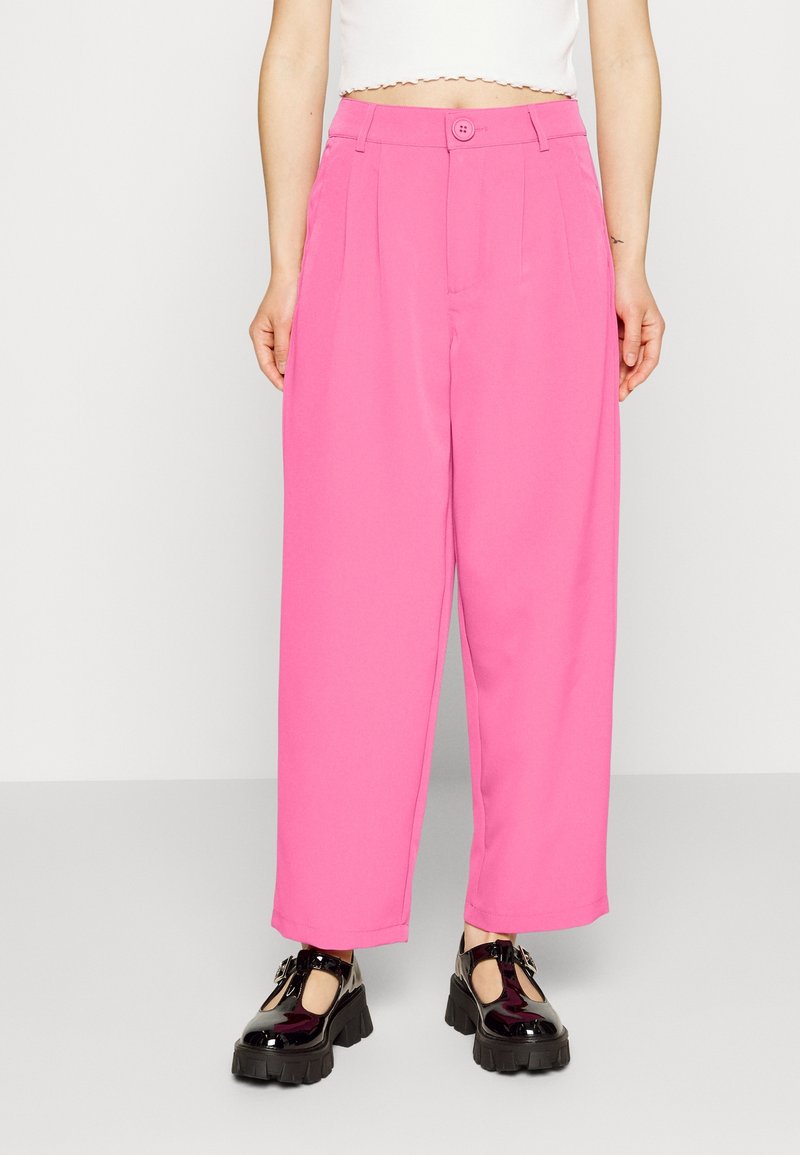 Pink wide-leg trousers with a high waist, featuring front pleats and a single button closure. Made from a smooth fabric, with pockets.