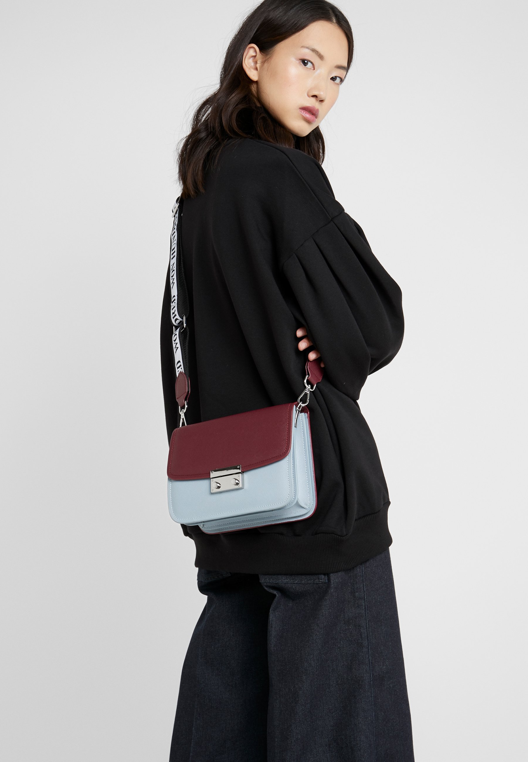 Won Hundred JAMILA Skulderveske windsor winefog blue Won Hundred JAMILA Skulderveske black Zalando.no