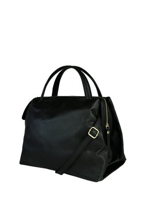 Zwarte leren handtas met dubbele handgrepen, een verstelbare schouderriem met gouden gesp en een gouden rits aan de zijkant.